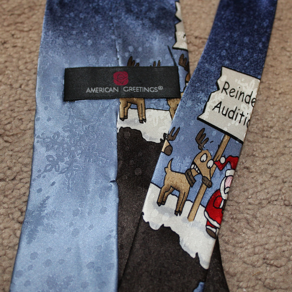NWOT! Santa & Reindeer Tie - Picture 4 of 5